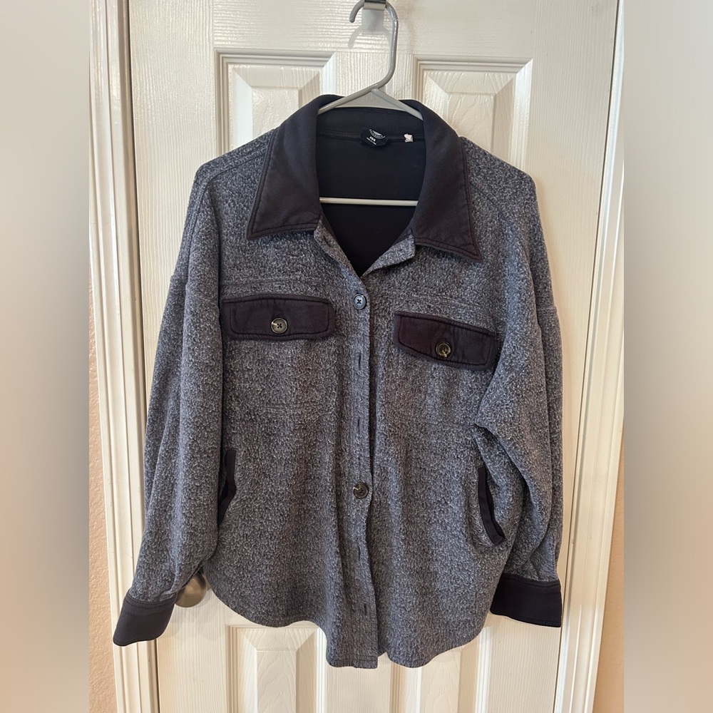 PacSun Gray Button-Down Shacket in excellent condition, size XS/S